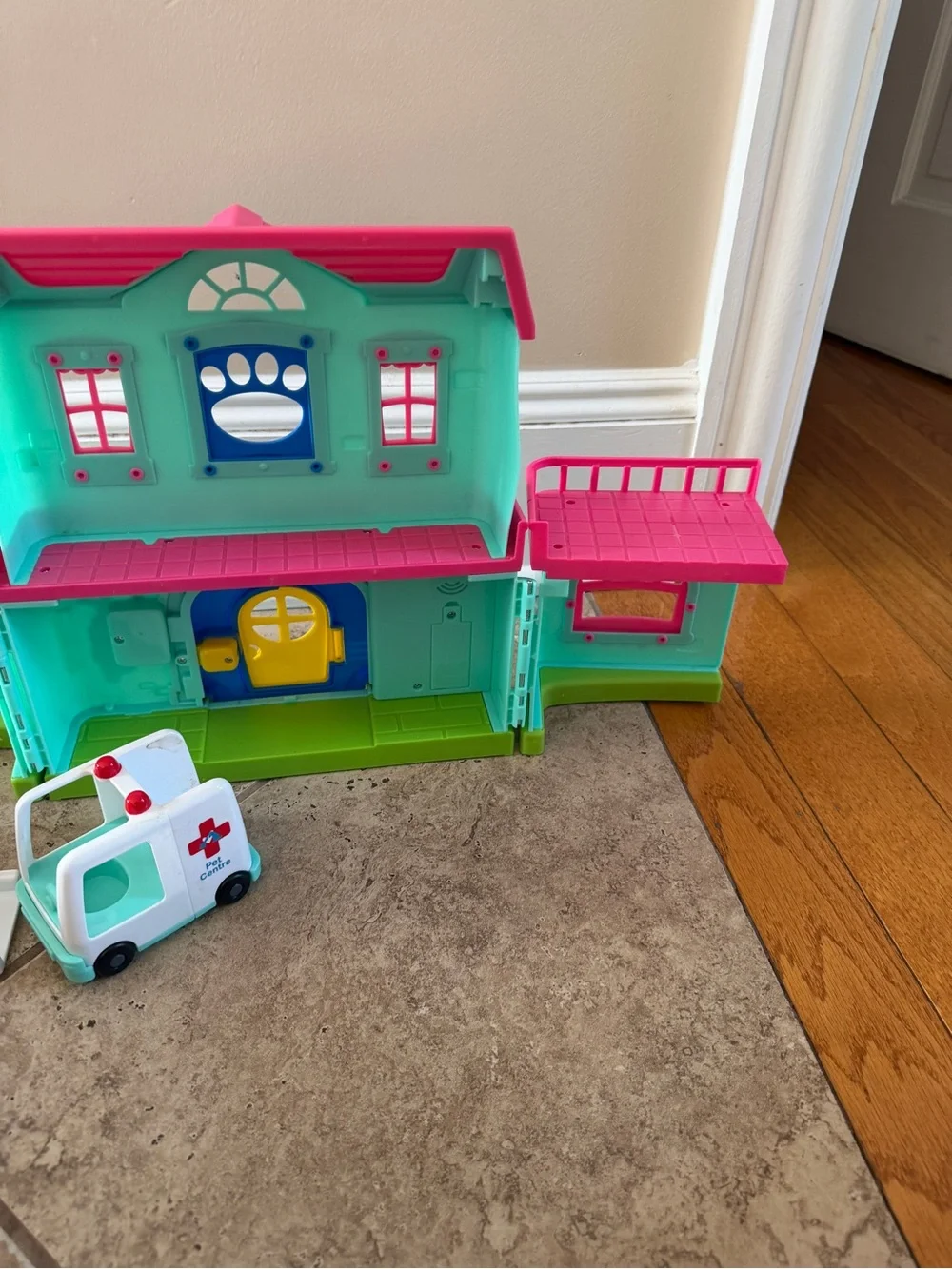 Member’s Mark Children's Pet Clinic Care Playset with Pink Vet Clinic Kids